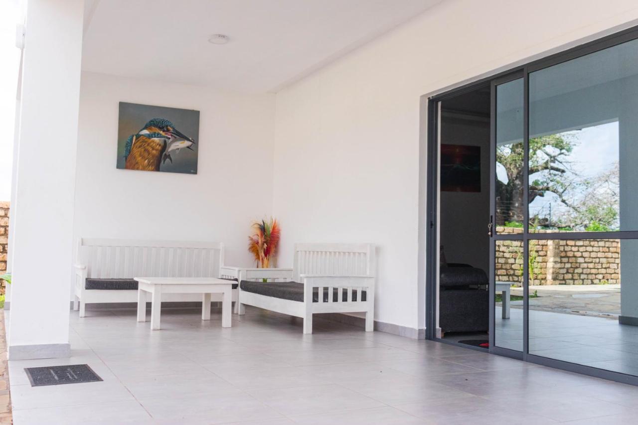 4 U Luxury Bungalows Diani ディアニ・ビーチ エクステリア 写真