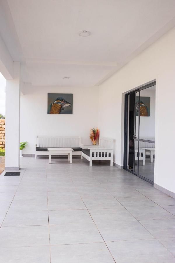 4 U Luxury Bungalows Diani ディアニ・ビーチ エクステリア 写真