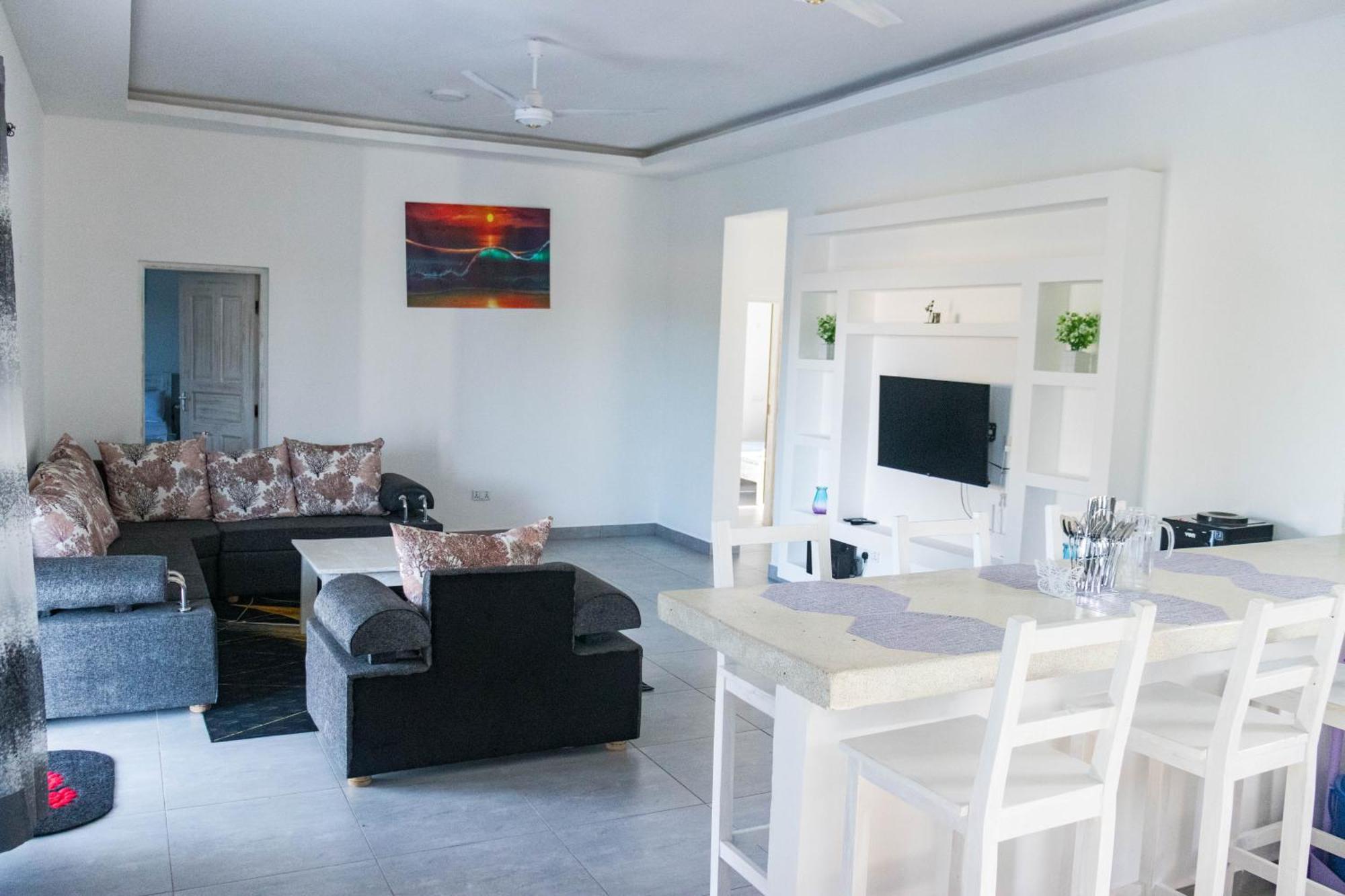 4 U Luxury Bungalows Diani ディアニ・ビーチ エクステリア 写真