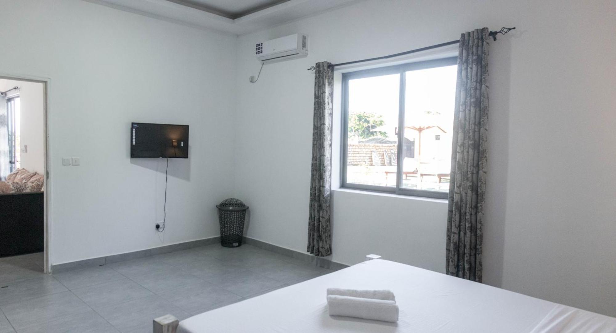 4 U Luxury Bungalows Diani ディアニ・ビーチ エクステリア 写真