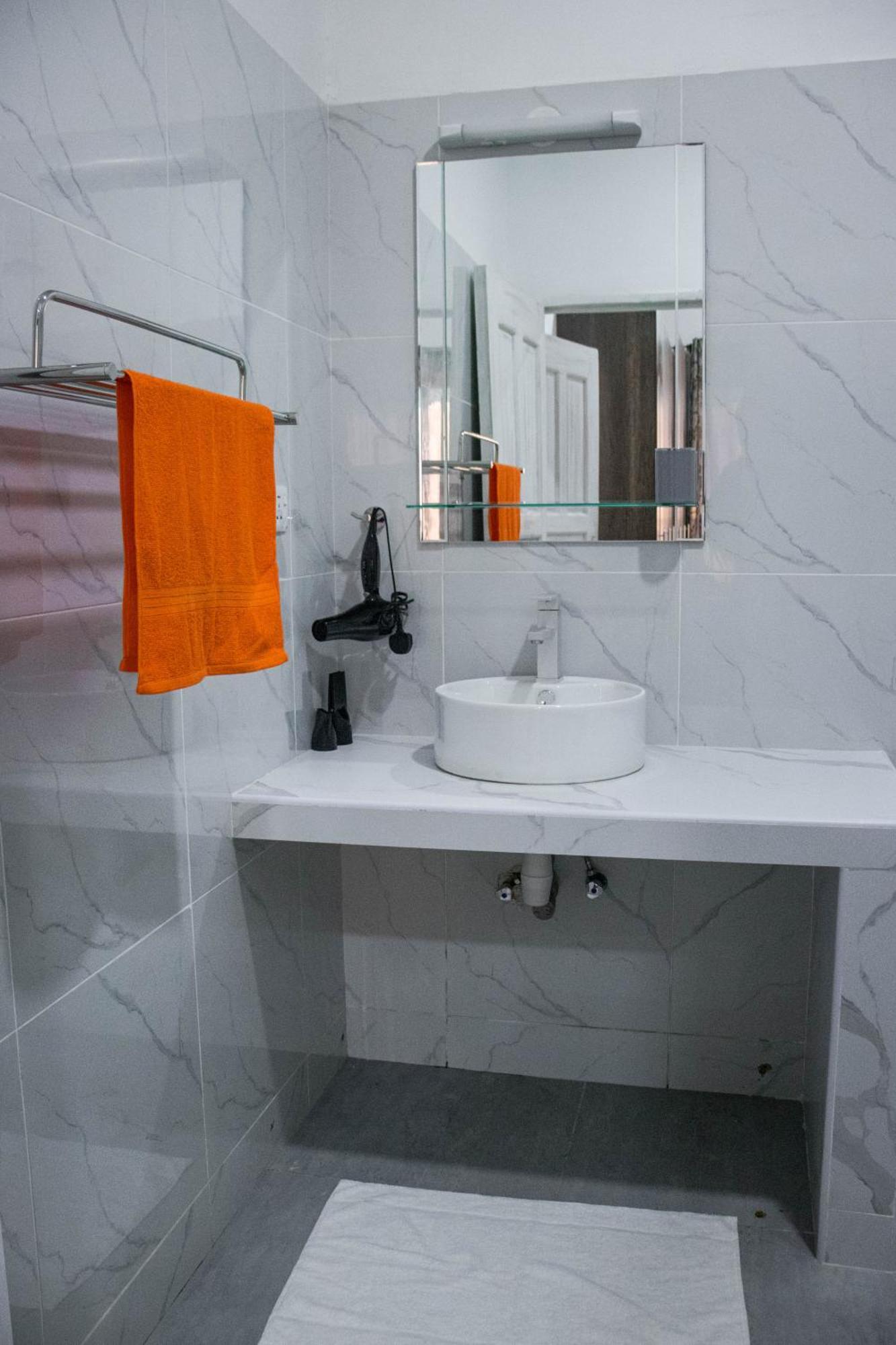 4 U Luxury Bungalows Diani ディアニ・ビーチ エクステリア 写真